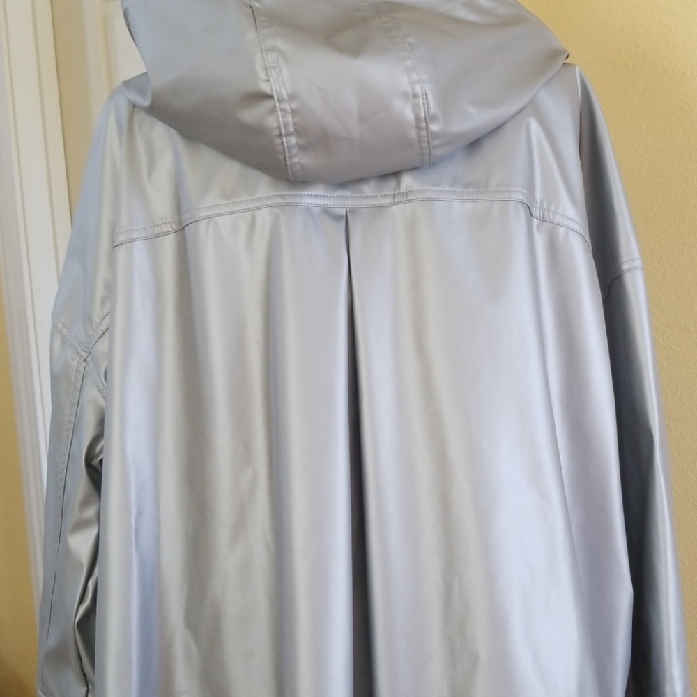 Calvin Klein Performance Silver Jacket - Picture 4 of 5